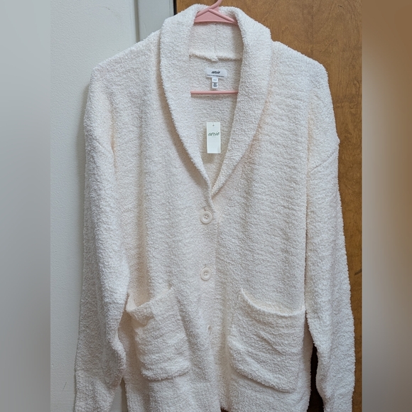 Aerie Fuzzy Sweater Cape - Picture 2 of 4